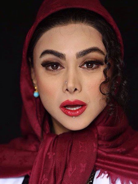 عکس جدید آزاده صمدی با گریم خاص
