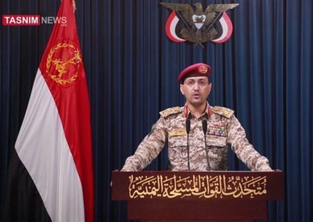 ارتش یمن: یک نفتکش سعودی و 10 کامیون حامل سلاح آن را هدف قرار دادیم