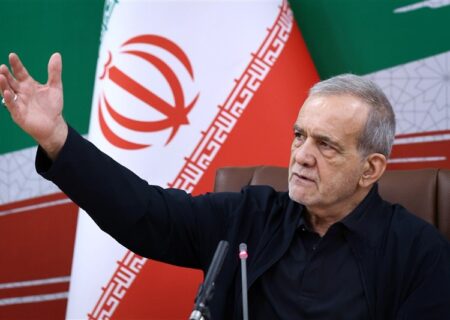 پزشکیان: مردم با وجود گلایه‌ها در برابر دشمن ایستادند