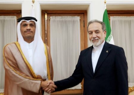 قطر: آل‌ثانی به منظور فراهم کردن زمینه‌های گفتگو با عراقچی رایزنی کرد