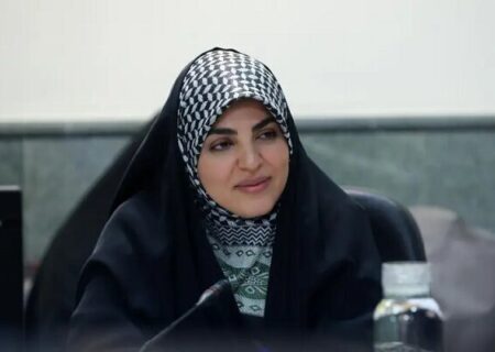 دانشجوی موفق، علم و مهارت را با اخلاق و انسانیت همراه می‌کند