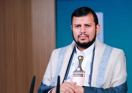 رهبر انصارالله: عربستان با کمک آمریکا و اسرائیل به یمن حمله می‌کند