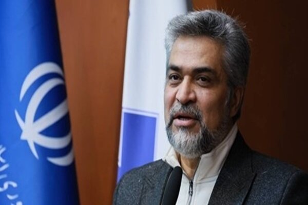 کرمانپور: صنعت بیمه با ۱۲۰ همت بدهی ورشکسته است
