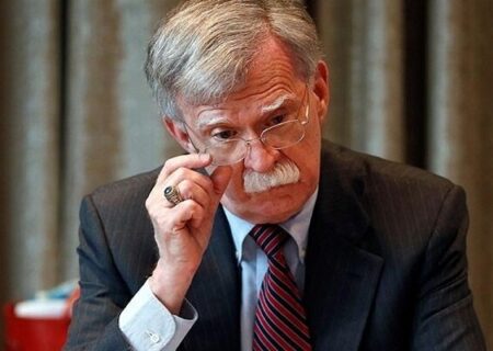بولتون: هگست توانایی تصدی وزارت جنگ‌ آمریکا را ندارد