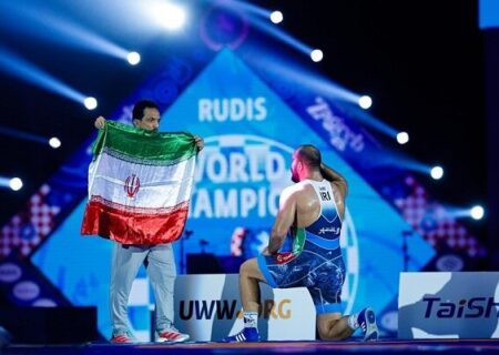 رقابت کشتی آزاد ایران با ژاپن در ناگویا؛ زارع شانس طلاست