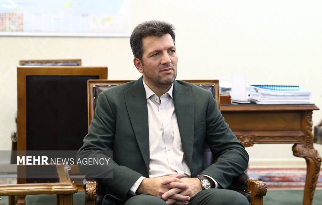 محسن شادی: مدال دختران روئینگ را به شهدای یک سال اخیر تقدیم می‌کنیم