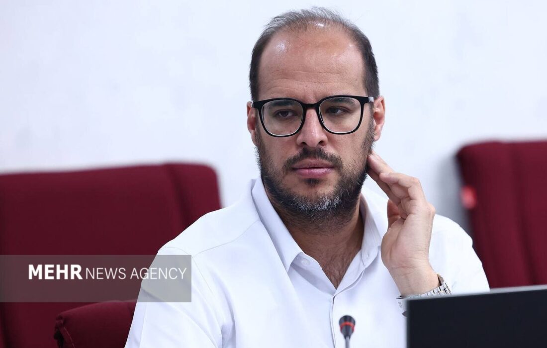 شجیع: کفش غیر مجاز دلیل دیسکالیفه شدن محیطیزاده است