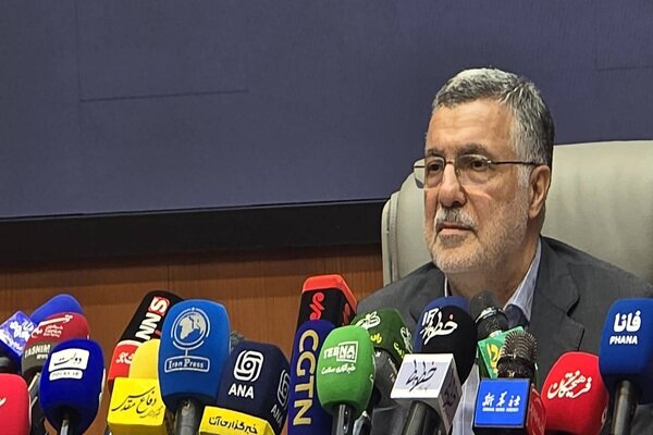 وزیر بهداشت زنگ آغاز سال تحصیلی جدید را نواخت