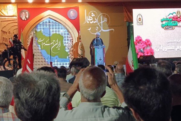 دشمن با تفرقه و فشار اقتصادی به دنبال شکست ملت ایران است