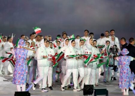 تصاویری از رژه کاروان ایران در مراسم افتتاحیه؛ حضور پررنگ بانوان