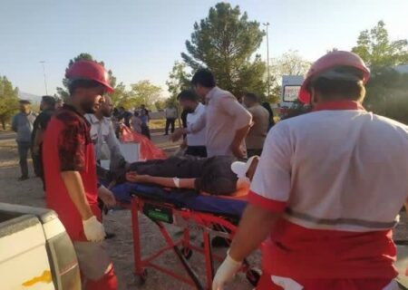 واژگونی وانت مزدا در هفت‌ باغ کرمان ۲ کشته و ۲۱ مصدوم داشت