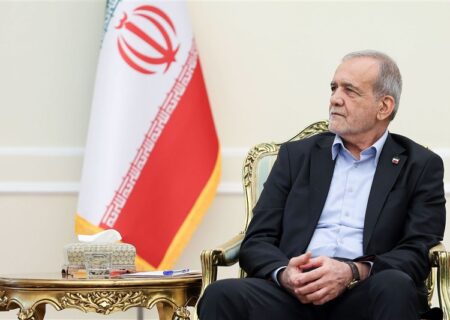 پزشکیان: مذاکره با دشمنی که ترور، تحریم و تهدید می‌کند، معنا ندارد
