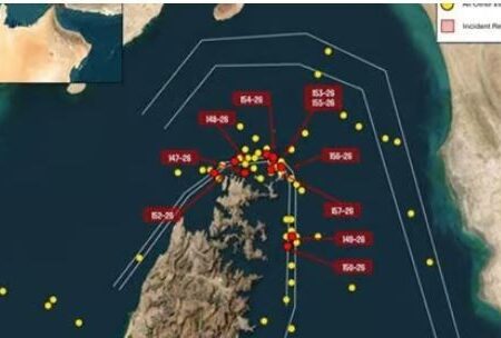 کاهش تردد کشتی‌ها در تنگه هرمز