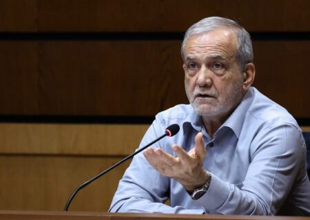 پزشکیان: وقت عبور از نظریه‌پردازی و تبدیل راهکارهای بهره‌وری به اجراست