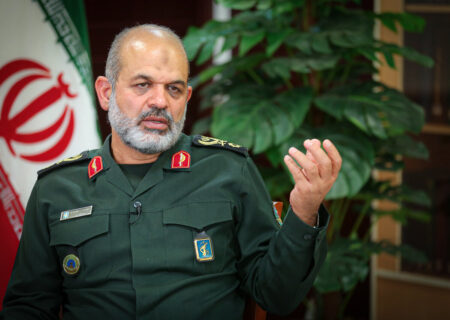 سرلشکر وحیدی: هیچ قدرت فرامنطقه‌ای حق ندارد در تنگه هرمز مداخله نماید