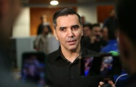 سرمربی گیتی‌پسند: هیچ تیمی به اندازه ما موقعیت خلق نمی‌کند