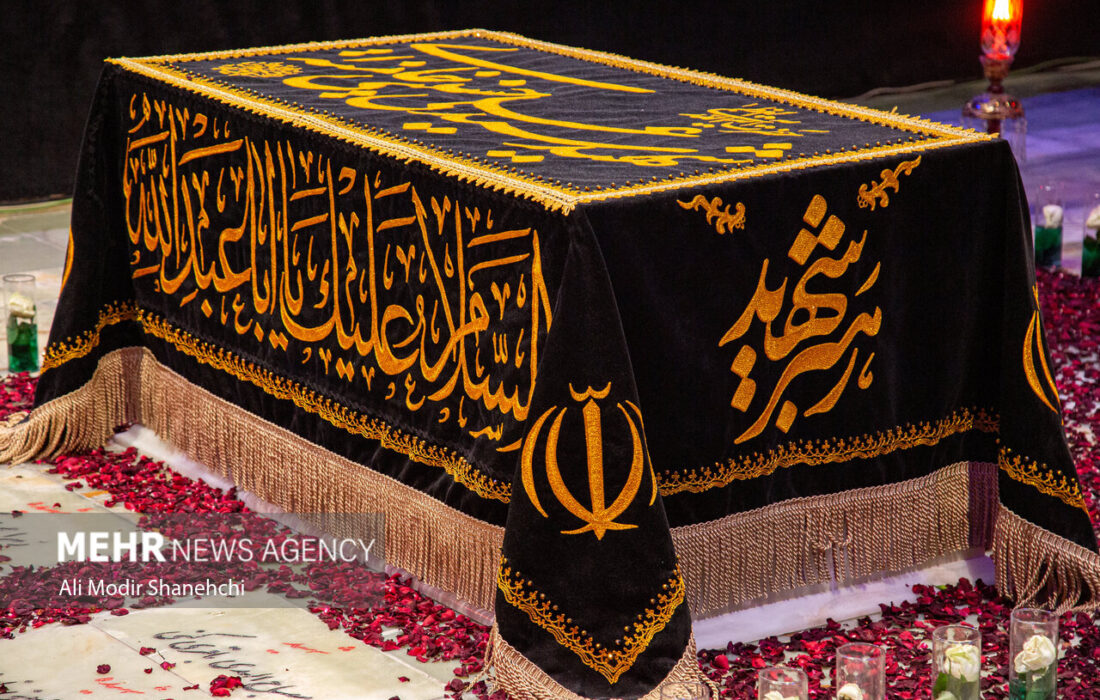 تجدید میثاق مرزبانان خراسان رضوی با رهبر شهید در رواق دارالذکر