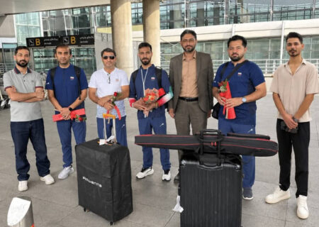 تیرانداز قمی در ناگویا با استقبال نمایندگان قم وارد ایران شدند