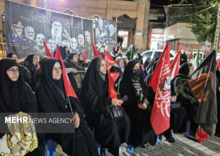 حضور همدلانه پیر و جوان در میدان انقلاب گنبدکاووس