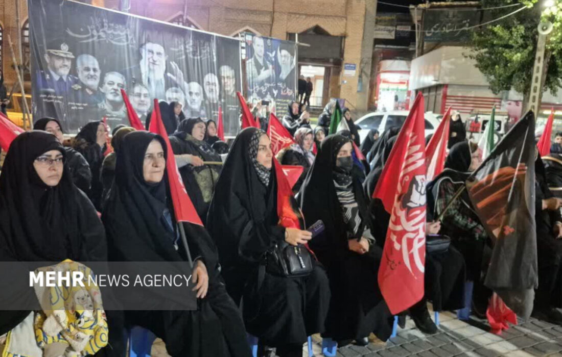 حضور همدلانه پیر و جوان در میدان انقلاب گنبدکاووس