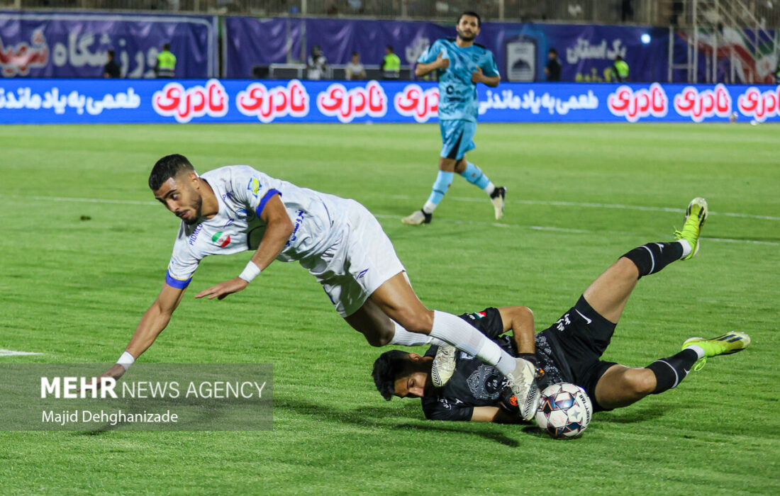 لیگ برتر فوتبال –  استقلال و چادرملو