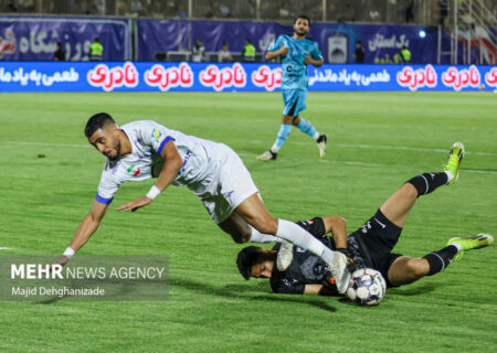 لیگ برتر فوتبال –  استقلال و چادرملو